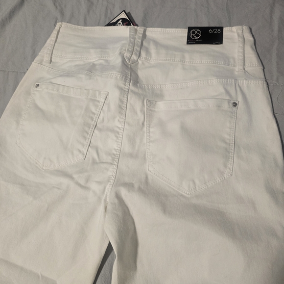 Capri - Picture 1 of 2